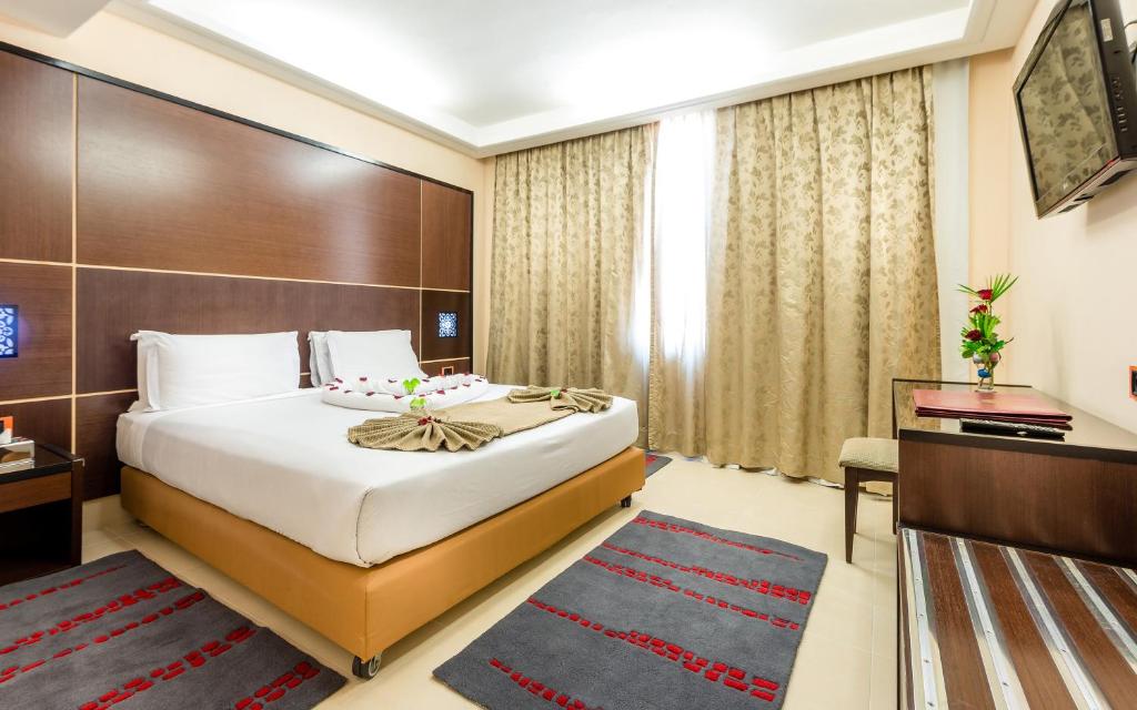 JUNIOR SUITE