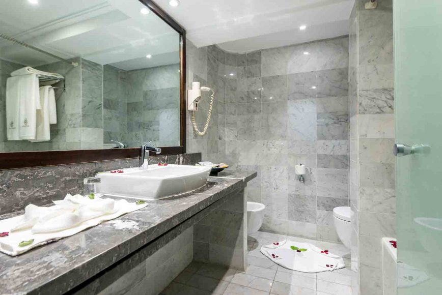 R Suite9